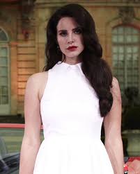 Black And White Outfit With Red Lipstick Pin By Brittany On Lana Lana Del Rey Hair Lana Del Rey Fashion