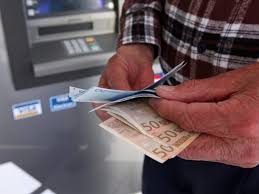 Στη ζυγαριά θα µπει φυσικά και η ηλικία, όπως και η οικονοµική κατάσταση των συνταξιούχων. Ay3hseis Synta3ewn Kai Anadromika Stis 29 30 Ioynioy Kleidwsan Ta Nea Posa Toy Epanypologismoy