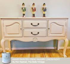 The Warm Winter White Of Shabby Chic Paint S Dream Linen Shabby Chic Decor Shabby Chic Paint Colours Shabby Chic Homes