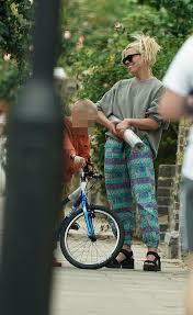 Collection with 131 high quality pics. Billie Piper Cuts A Casual Figure As She Steps Out After Very Boozy Picnic With Her Celebrity Pals Readsector
