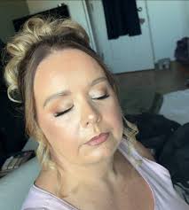 I'm now offering mobile hair appointments as well as salon bookings! 🎄✂️  Message to book 💌 December spots are filling fast! 💫