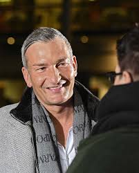 CaStRop-RaUxE ERlEBEN CaStRop-RaUxEl ERlEBEN