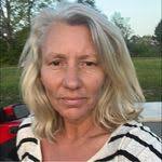 Renee Bunton's Instagram, Twitter & Facebook