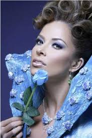 Anti-diva Gloria Trevi returns to thank her fans