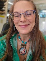 Feeling confident and cute in my One24 finds.