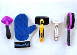 Pro quality self cleaning slicker brush. Best Brushes Deshedding Tools For Long Haired Dogs 2021 Pup Junkies
