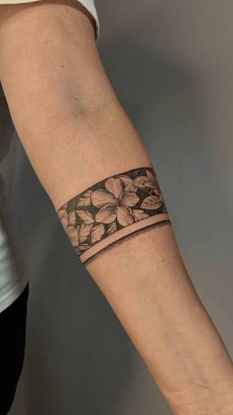 Bracelet tattoo style 🤗, Yantino tattoo Ubud bali📍, #bracelets #flowerbracelet #flowerbracelets #balinesstylebracelettattoo #bracelettattoo #tattoobracelet #bracelet #braceletwavestattoo ...