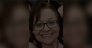 Stephanie Cribbs's Instagram, Twitter & Facebook