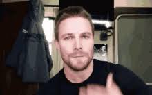 Steve Amell GIFs