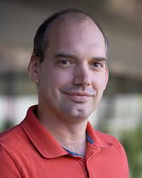 Nanotilus: Generator of Immersive Guided-Tours in Crowded 3D Environments