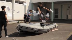 Ousmane Et Le Bateau Film Association Escalado Radio La Tribu