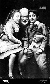 Victor Hugo (1802-1885) and his grandchildren 19ème France Stock Photo -  Alamy