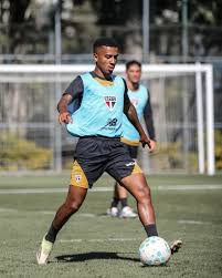 São Paulo é punido pela Fifa com transfer ban por dívida na compra de Marcos Antônio
