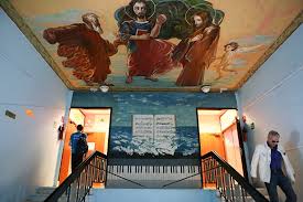 По предварительным данным, туда зашел неизвестный. Direktor Luchshej Shkoly Chelyabinska O Kubikah Gadzhetah I O Tom Kak Vospitat Geniya