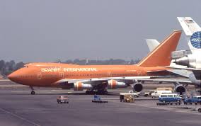 Braniff 747sp Nosing Out From Behind A Pan Am Dc 10 At Los Angeles International Airport Passenger Aircraft Commercial Aircraft Vintage Airlines