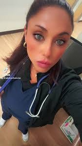 Sabrina Snell's Instagram, Twitter & Facebook