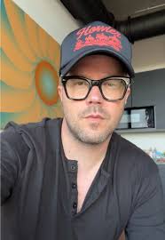 Keith Wallen (@kjwallen) oficial