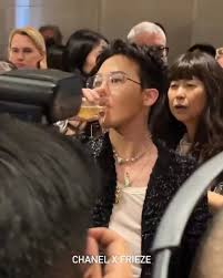 enter-talk] GD'S VISUALS AT THE CHANEL EVENT TODAY