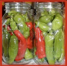 I peperoni dolci, il peperoncino comune in italia, il pepe di caienna, e il messicano jalapeño; Peperoncini In Agrodolce Myitalian Ricette Italiane