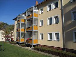 Mikrowelle, ceranfeld, kühlschrank, kaffeemaschine, wasserkocher, toaster, geschirr, gläser, gewürze, töpfe, pfannen etc. 4 Zimmer Wohnung Zu Vermieten 09376 Oelsnitz Erzgebirge Gabelsbergerstr 25 Mapio Net