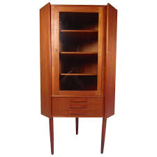 On this right corner credenza, the return attaches to the right hand side and it is not reversible. Unique Mid Century Modern Teak Corner Cabinet For Sale At 1stdibs