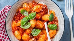 Une cuisine de famille à l'italienne, jalousement préservée et toute en produits frais, on en rêverait. 10 Recettes Italiennes A Cuisiner Zeste