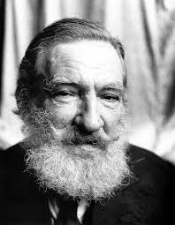 ARMANDO REVERÓN, MAESTRO DE LA LUZ