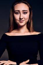 Lauren Hunter's Instagram, Twitter & Facebook