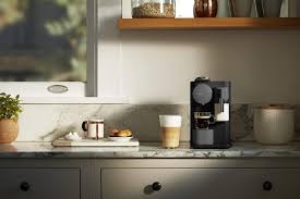 This nespresso coffee machine's espresso maker lets you enjoy coffee drinks in your own home. Buy Nespresso Lattissima One Original Espresso Machine With Milk Frother By De Longhi Black Online In Vietnam B07dyjvxl4
