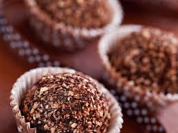 Truffes Au Chocolat Et A La Noisette Recette Truffes Au Chocolat Recette Truffe Chocolat Truffe Recette