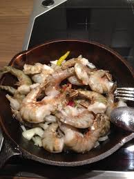 Knoblauch schälen und in dünne scheiben schneiden. Garnelen Mit Knoblauch Schnell Und Lecker Grillforum Und Bbq Www Grillsportverein De