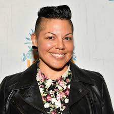 Check spelling or type a new query. Sara Ramirez Cuenta Que Es Una Persona No Binaria Hay Una Lesbiana En Mi Sopa