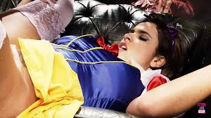 The innocent princess and Seven Dwarfs - Funny Cocks Shemale Fandom Porn