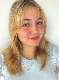 Victoria Easter's Instagram, Twitter & Facebook