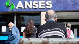 La vicepresidencia social, informa que ya está disponible el pago del bono contra la guerra económica, el cual se entrega como complemento económico para los pensionados vía 100% amor mayor y del ivss del mes de diciembre de 2020, el monto es el siguiente Si Hay Bono Para Jubilados Para Quienes Y De Cuanto Seria