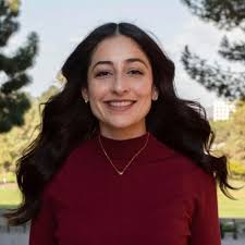 UC Irvine Department of Physics & Astronomy Ph.D. candidate Loraine Sandoval  Ascencio studies galaxies. But when she was younger she never thought her  journey would take her to the stars. “I didn't