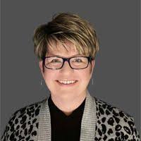 Kim Kranz's Instagram, Twitter & Facebook