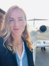 Alexis Pedersen's Instagram, Twitter & Facebook