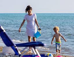 Dec 09, 2016 · as rolling stone mick jagger began his illustrious career in music in 1962 melanie hamrick had not even been born. Mick Jagger S Girlfriend Melanie Hamrick Dotes On Son Deveraux 3 In Italy Readsector