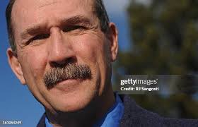 48 photos et images haute résolution de Keith Broomfield