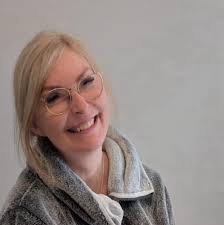 any lash techs available for mega volume's tomorrow?