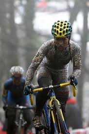 Getting Into The Real Dirt Daphny Van Den Brand Probably At Essen 2011 From An Aa Drink Leontien Nl Article Meisjes Fiets Fietsen Fiets