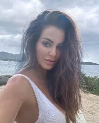 Summer Hall's Instagram, Twitter & Facebook