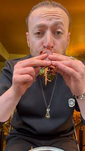 Bol acılı 🔥 Sipariş için; 📞 0 (212) 258 61 17 #rolledo #rolledohandmade  #handmadeçiğköfte #roll #çiğköfte