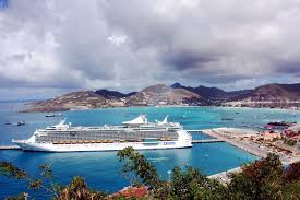 Quer fazer um cruzeiro de navio e é sua primeira vez a bordo? Navio De Cruzeiro Na Ilha De St Maarten Photos Of Saint Martin Sint Maarten Rotas Turisticas