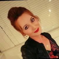 Lindsay Horne's Instagram, Twitter & Facebook