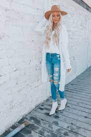 Can You Wear White In The Winter Must Heart Style White Boots Outfit Casual Winter Outfits Outfit With White Boots