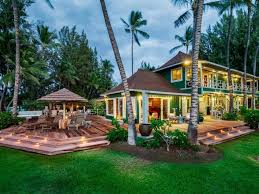 25 Stunning Hawaiian Views Hawaii Life Hgtv Hawaiian Homes Hawaii Homes Celebrity Houses