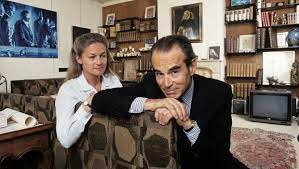Il est né le 30/03/1928, catégorie hommes politiques. Robert Et Elisabeth Badinter La Biographie Croisee D Alain Frerejean