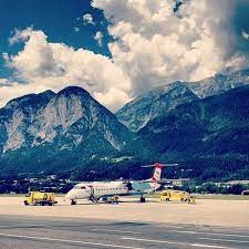 Angle lake station is 10 minutes by foot and seatac/airport station is 22 minutes. Flughafen Innsbruck Inn Innsbruck Tirol